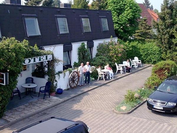 Onkel Tom'S Huette Hotel Gottingen Exterior photo